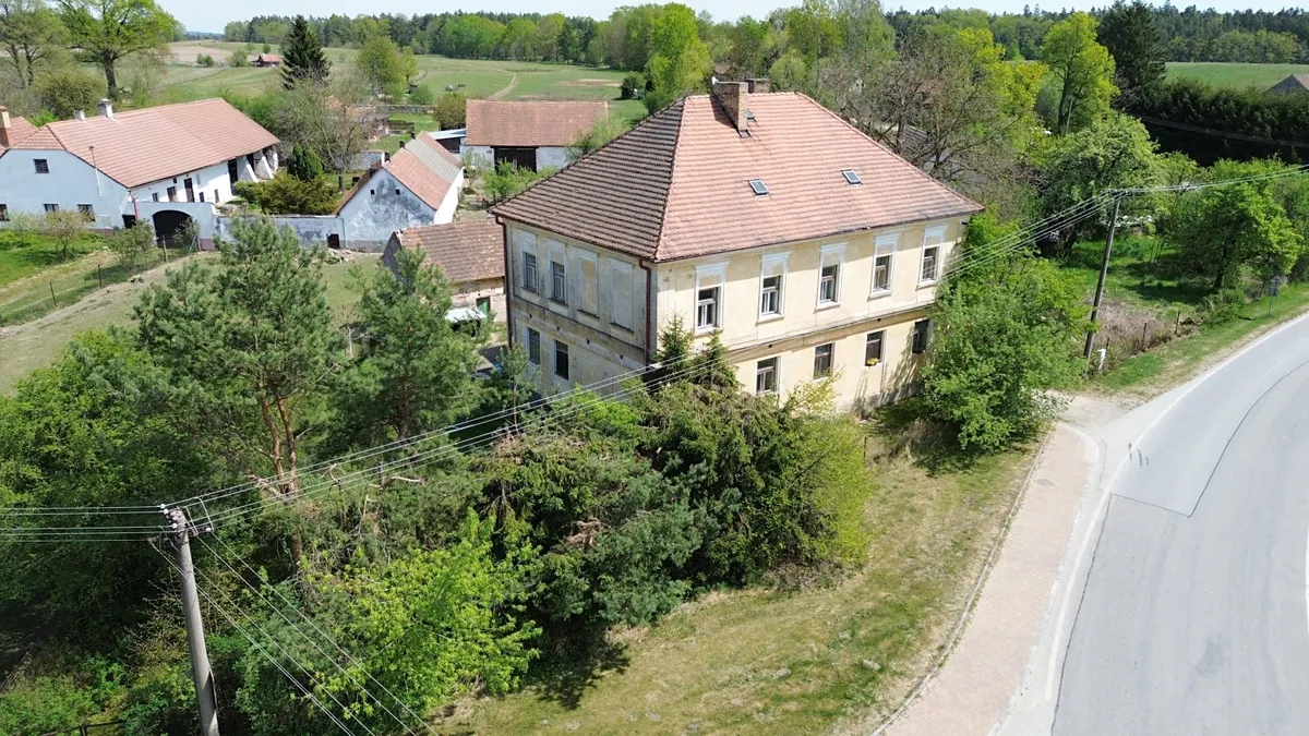 Prodej rodinného domu 240 m², pozemek 605 m²